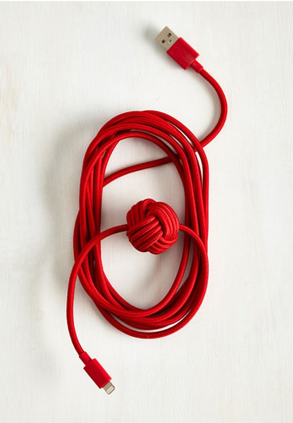 21. Кабель для зарядки, который можно сматывать в узел