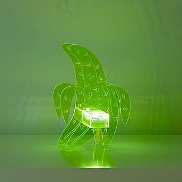 19. Простенький ночник в виде банана