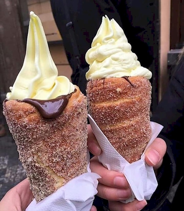 15. Мороженое в пончиках 🍦