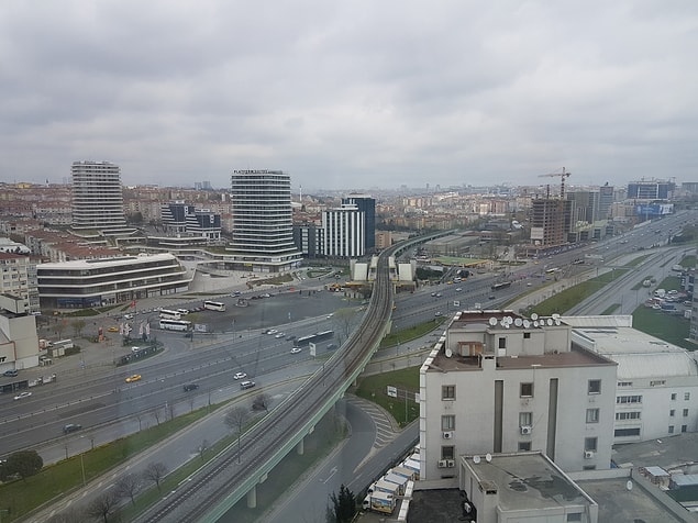 3. Devam eden Pazar ve Pazartesi günlerinde insanlar, tehlikeye işaret eden ancak doğruluğundan emin olamadıkları ihbarlar neticesinde evlerinden çıkmadılar.
