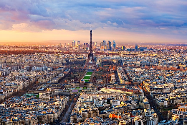 2. Dedik ya; Paris'in merkezi sensin...