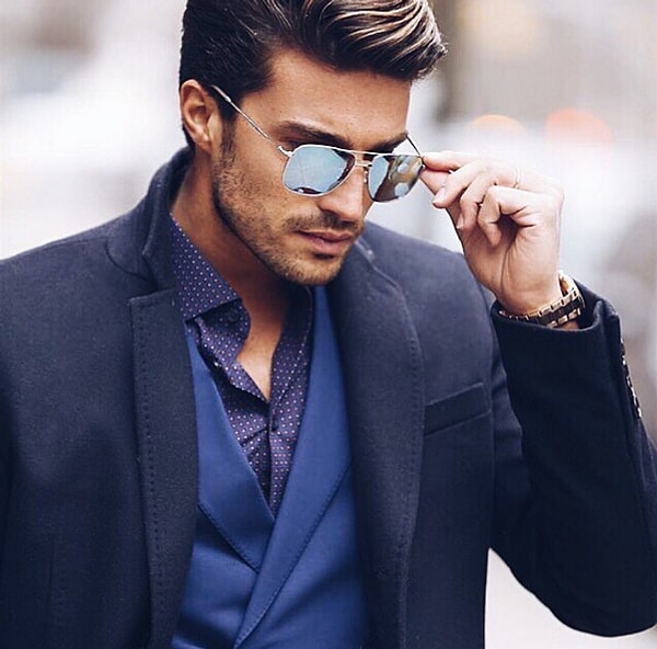 2. 1989-го года рождения.