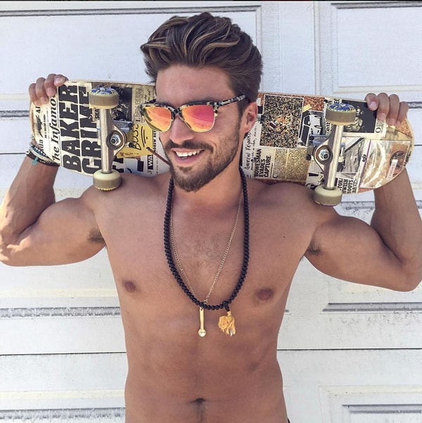 5. Учился на политолога.