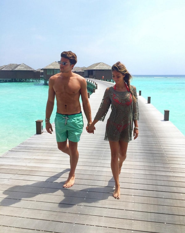 22. И очень счастлив.