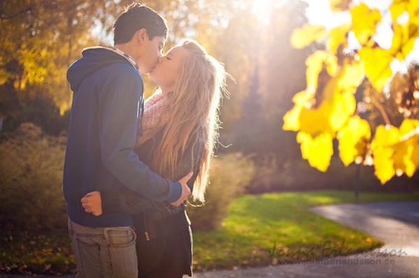 17. «Мой парень девственник. Я - нет. Я чувствую себя странно, когда думаю о том, что возможно лишу его девственности».