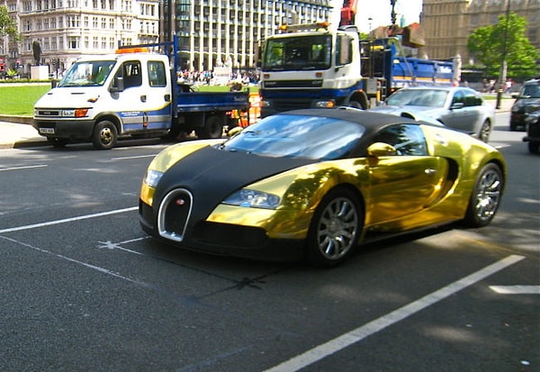 6. Bugatti Veyron, покрытый золотом - $10 млн.