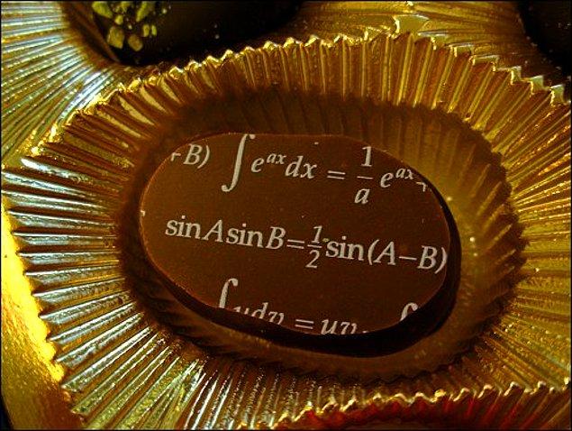 9. İtalya'da yapılan bir başka araştırma, çikolatanın hafızayı ve matematik beceriyi güçlendirdiğine işaret ediyor.