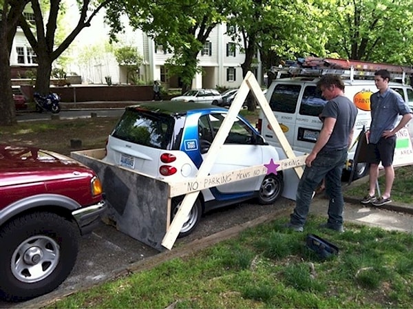 9. Таким парням лучше не парковаться рядом с машинами архитекторов и инженеров.