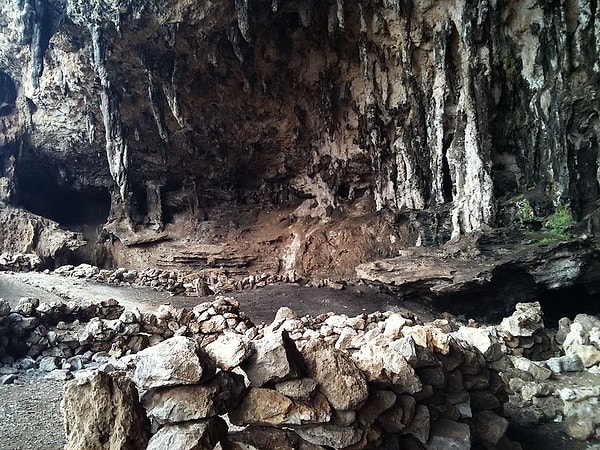 4. Раньше местные жители называли его "Островом счастья".