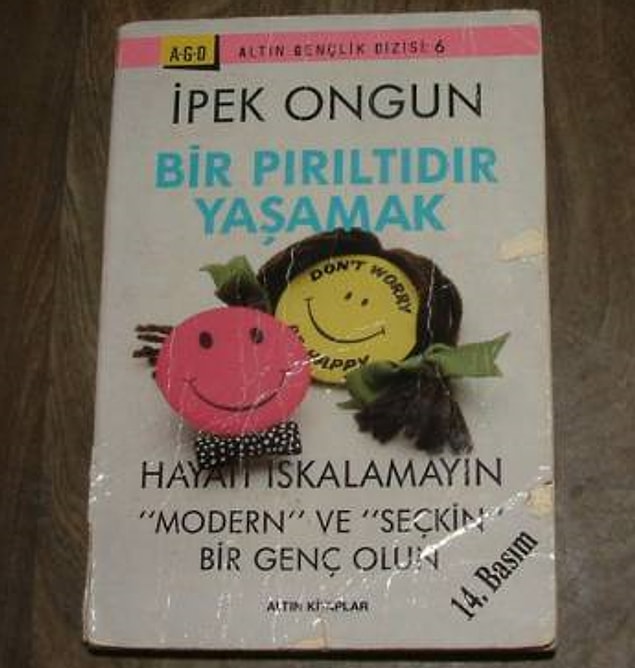 Gençlere, gençliklerini nasıl yaşamaları gerektiğini bir kitap yazarak salık verdi!