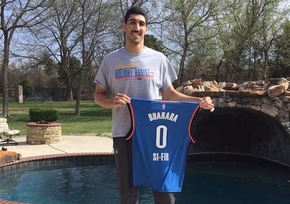 Enes Kanter, Bharara Forması Giydi; 'Adamın Dibi, Hammaddesi'