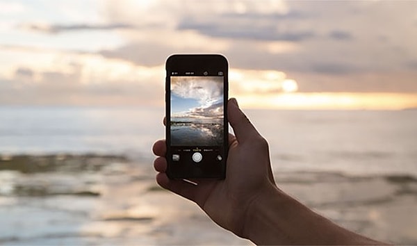 22. 45% пользователей смартфонов не могу прожить ни дня без своего телефона.