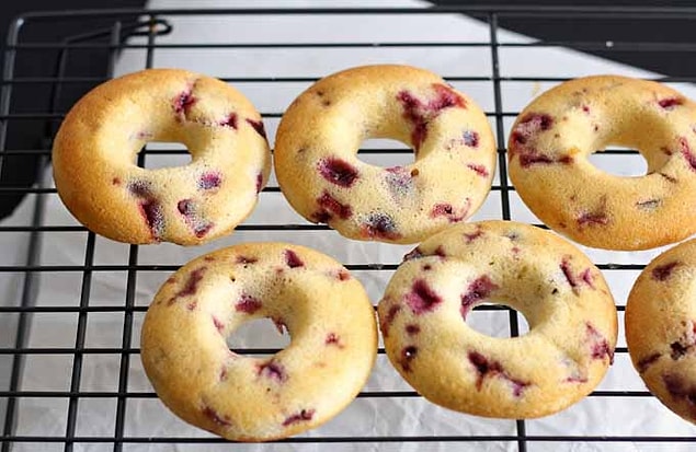 3. Vişneli Donutlar