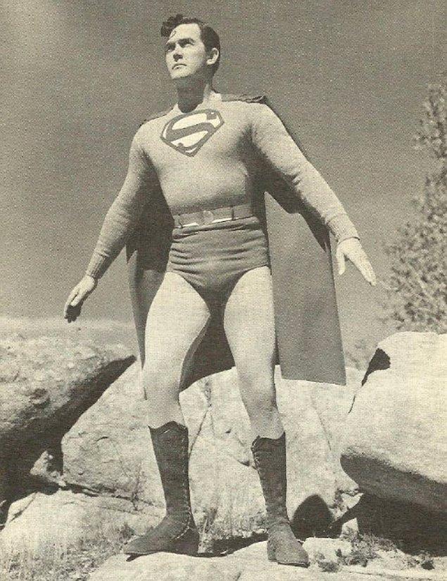 İlk Batman filmi 1943 yılında çekilirken, Superman 1948'de seyirciye sunuldu.