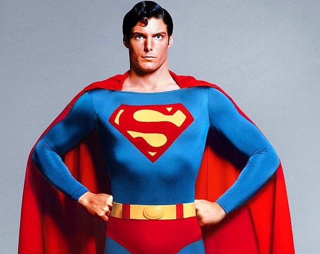 Superman ilk büyük ve dünya çapında filmiyle 1975 yılında görücüye çıktı.