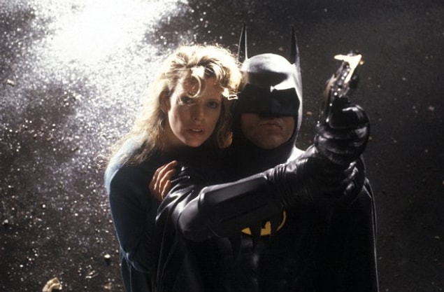 Batman yani Bruce Wayne Michael Keaton, Superman yani Clark Kent ise Christopher Reeve tarafından canlandırılmıştı.
