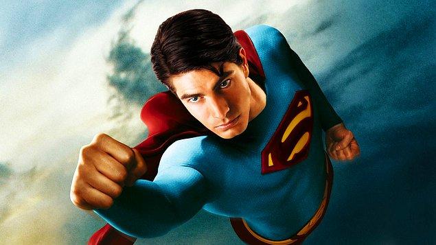 Bryan Singer ise Superman'i uzun bir aradan sonra, 2006'da hayranlarıyla buluşturmuştu.