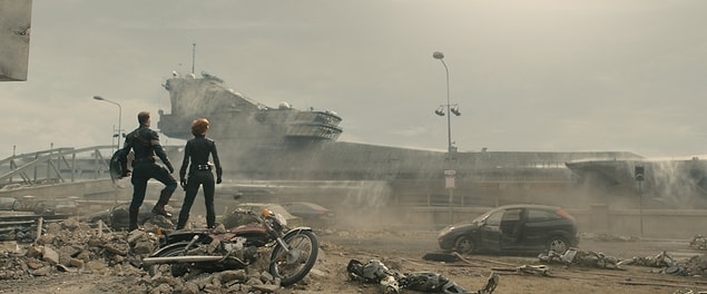 Evet, Avengers'taki helicarrier'ın yıkıntıları.