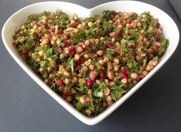 6. Narlı Buğday Salata