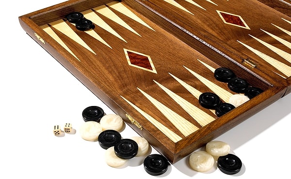 Твой ум работает по принципу игры в нарды!