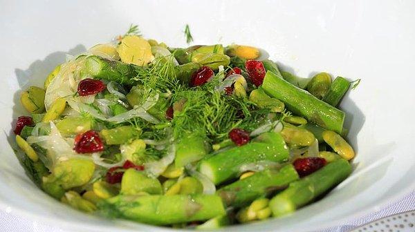 10. Zeytinyağlı Kuşkonmaz ve Bakla Salatası
