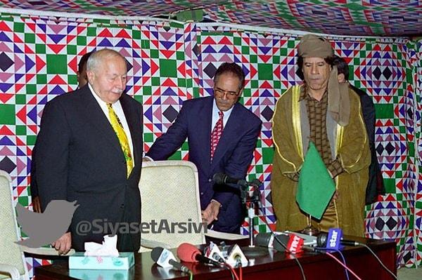 16. 28 Şubat'a giden yolda hafızalara kazınan çadır olayı. Necmettin Erbakan ve Muammer Kaddafi - 1996