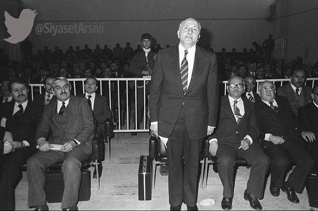 19. Laikliğe aykırı davranmak suçundan 2-36 yıl arası hapis cezası istenen Erbakan ve arkadaşlarının yargılanması - 1981