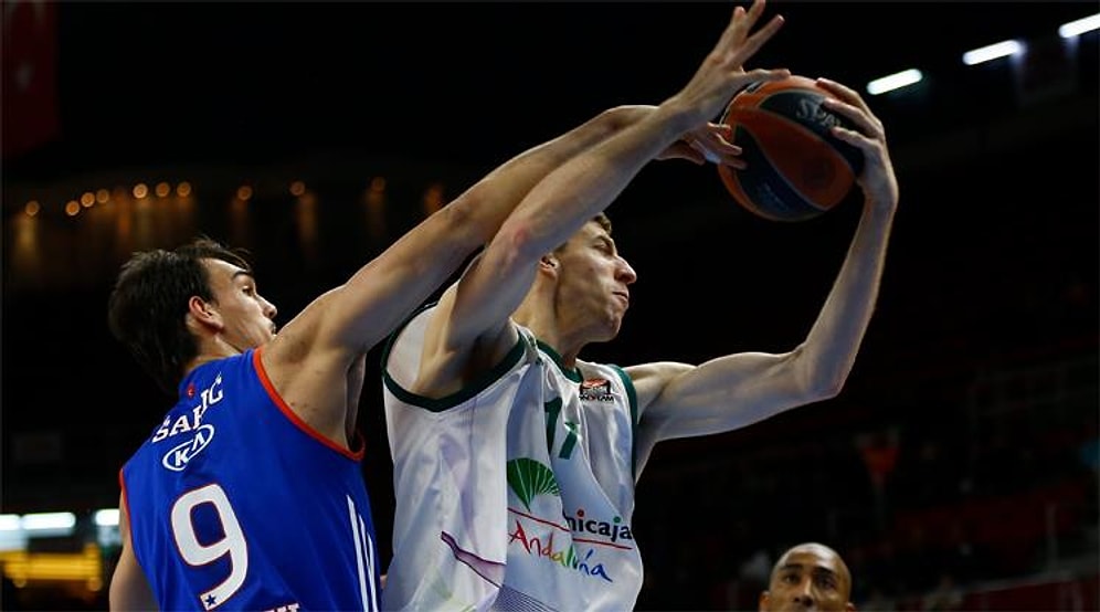 Anadolu Efes 87-67 Unicaja Malaga