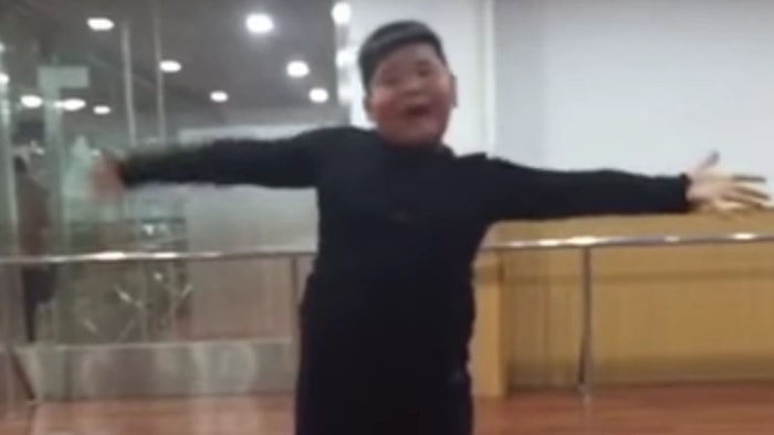 Geleceğin Salsa Kralına Merhaba Deyin: Gönülleri Fetheden Minik Salsacı