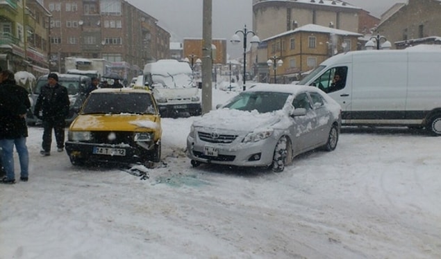 3. Aniden bastıran kar ilginç sahnelerin yaşanmasına sebep oldu
