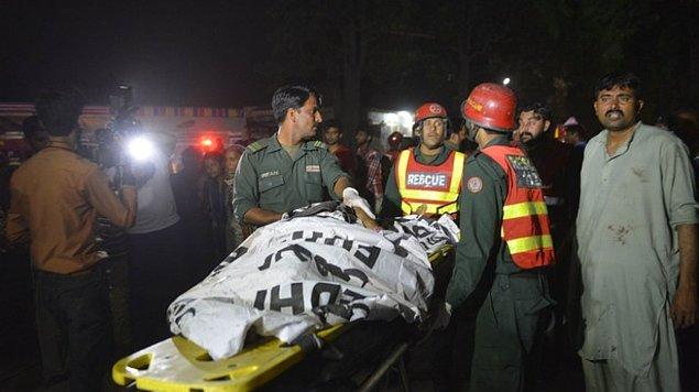 Pakistan'da Bombalı Saldırı: 63 Ölü