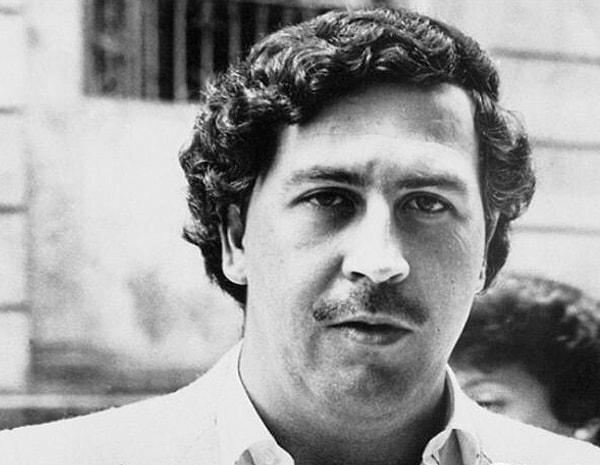 3. Pablo Escobar, bir seferinde üşüyen kızını ısıtmak için 2 milyon doları yakmıştı.