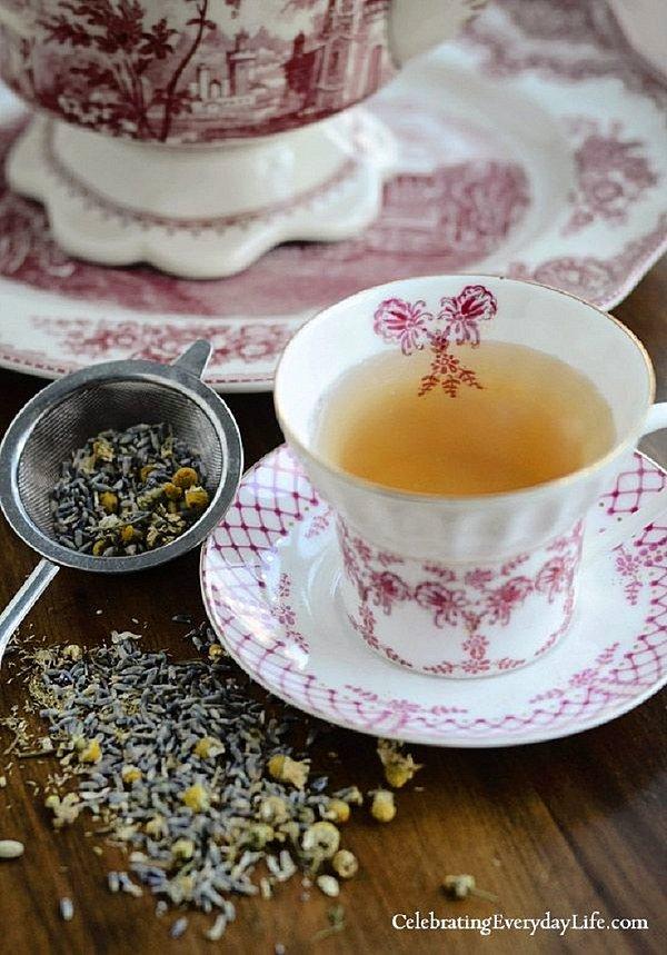 9. Papatya ve Lavantalı Sıcak Çay