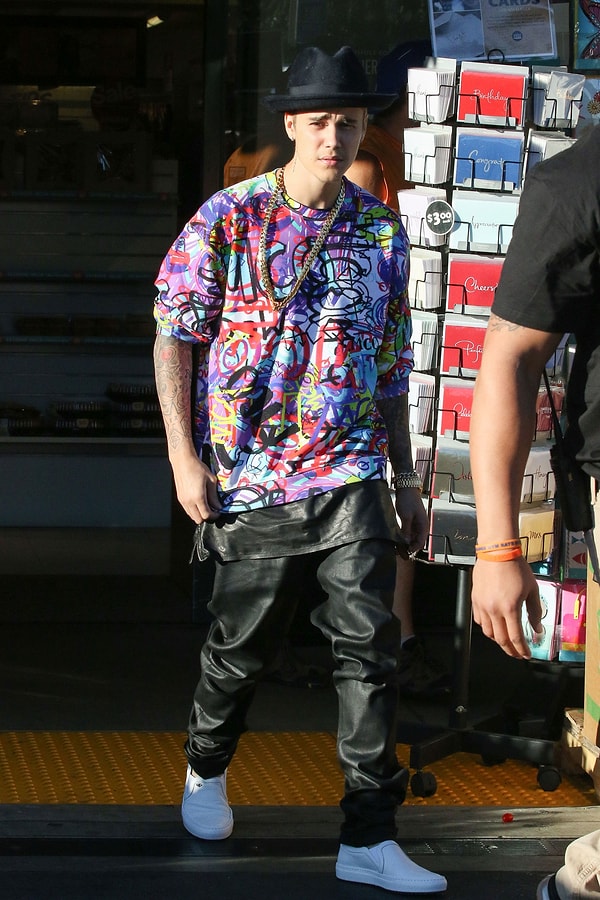 14. Опять на два-три размера больше.