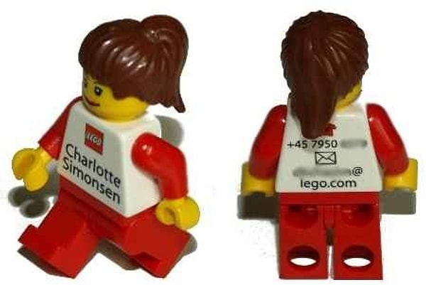 10. Не только работа, но игра – визитки фирмы Lego.