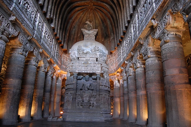2. Ajanta Mağaraları, Hindistan