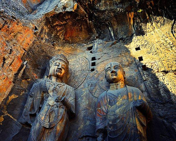 8. Longmen Taş Mağaraları, Çin