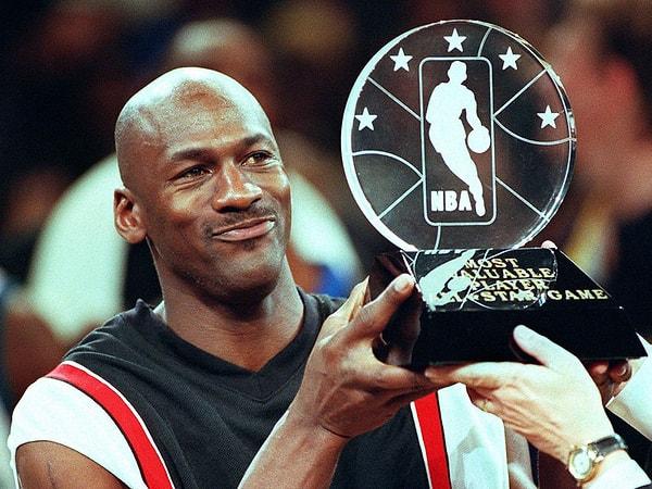 31. Ünlü NBA yıldızı Michael Jordan kaç numaralı formayı giymiştir?
