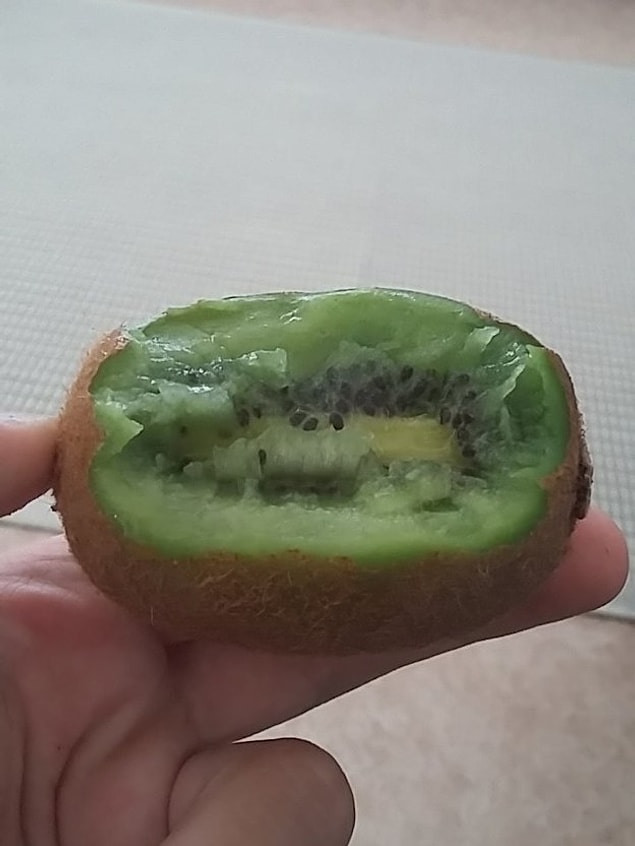 13. Vitamini kabuğundadır diye her meyveyi kabuğuyla tüketenler.