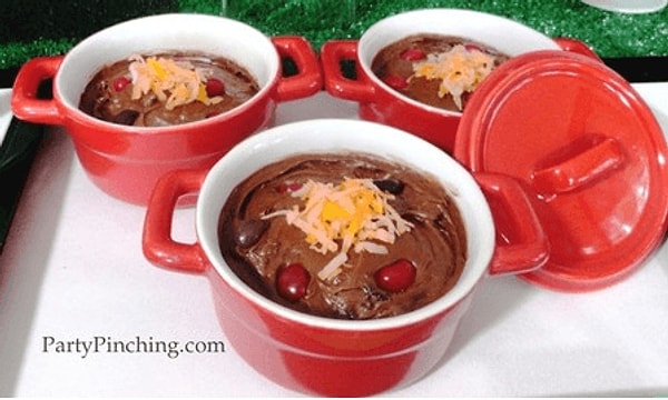 6. Или же заставьте их поверить, что шоколадный пудинг - это суп с жгучими приправами