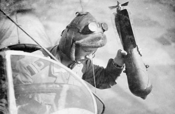 11. Ложись, бомба!