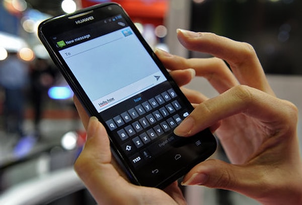 6. «Куча моих друзей присылали мне смски типа: «Привет, секси» каждый раз, когда бывший был рядом. Он так ревновал»