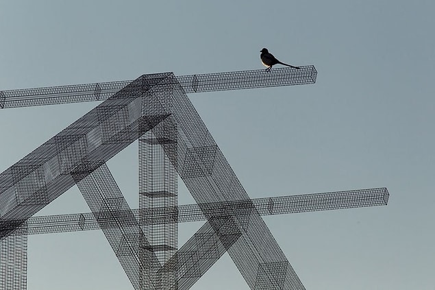 Tel Örgü Kullanarak Antik Bir İnşaat Alanının Kopyasını Yaratan Sanatçıdan 12 Müthiş Kare