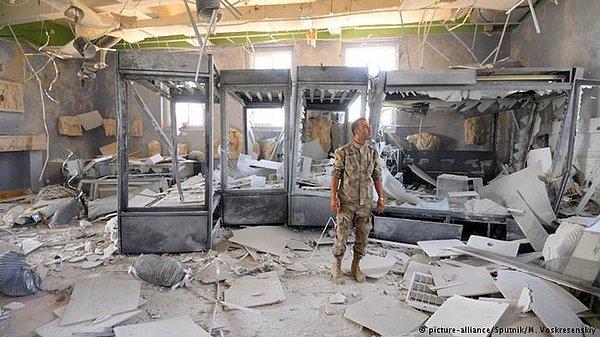 Mayıs 2015'te IŞİD'in Palmira'yı ele geçirdikten sonra yapılan infazlar