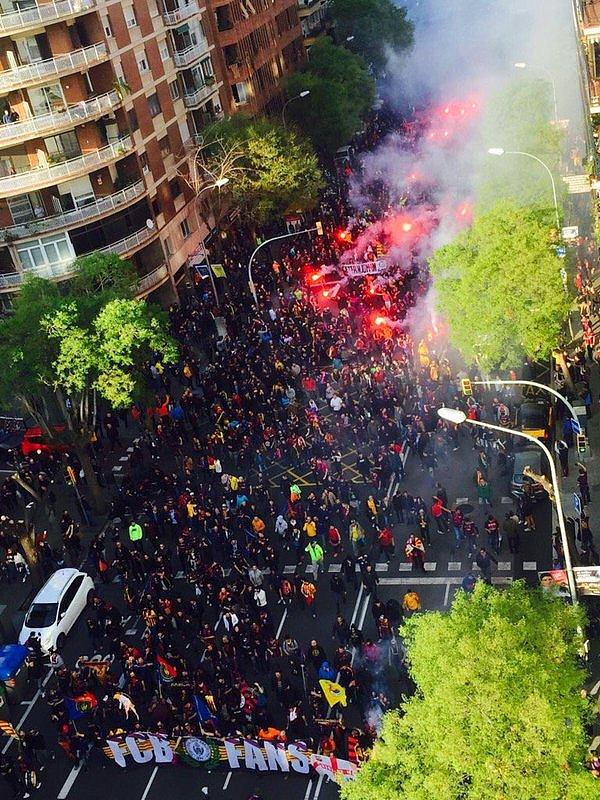 Barcelona sokaklarında El Clasico coşkusu