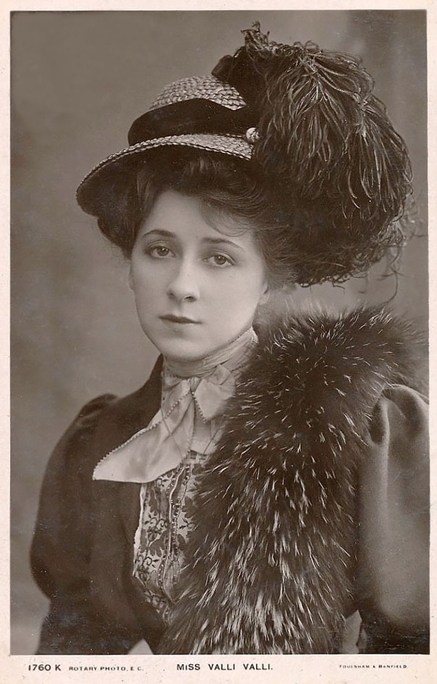 25. Valli Valli