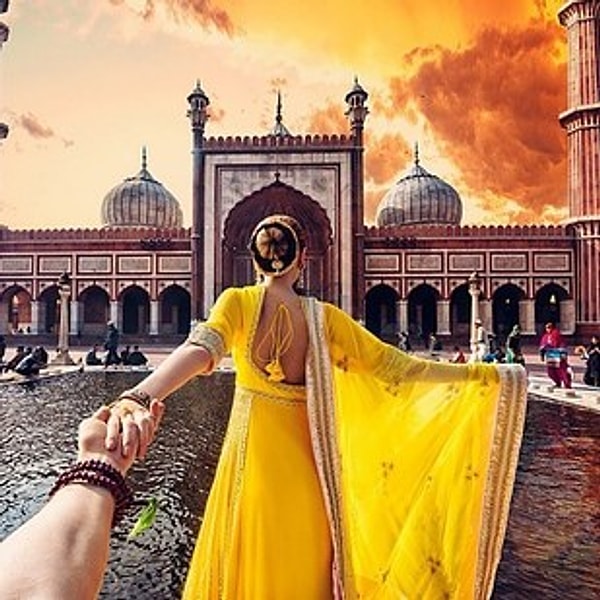 2. Знаменитая пара посетила Индию дважды: они побывали в Дели, Варанаси, Джайпуре, Агре и других городах