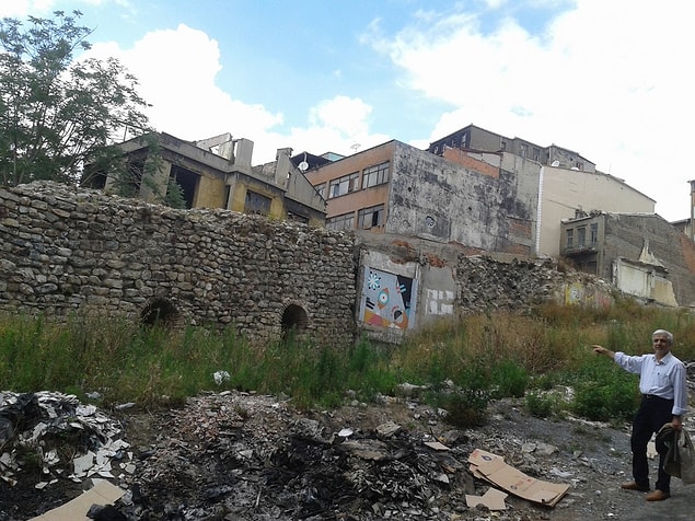 'Yöneticiler turizm nutukları atıyor ancak tarihi yarımada ve Galata bölgesindeki eserlerimize sahip çıkan yok'