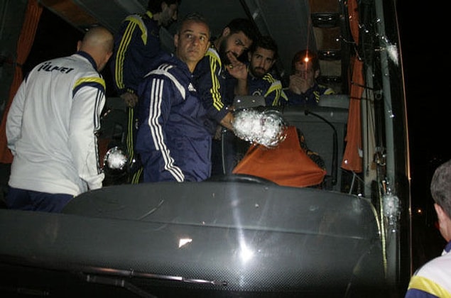 1) Takım otobüsümüze kurşun sıkan ya da sıkanlar kimler?