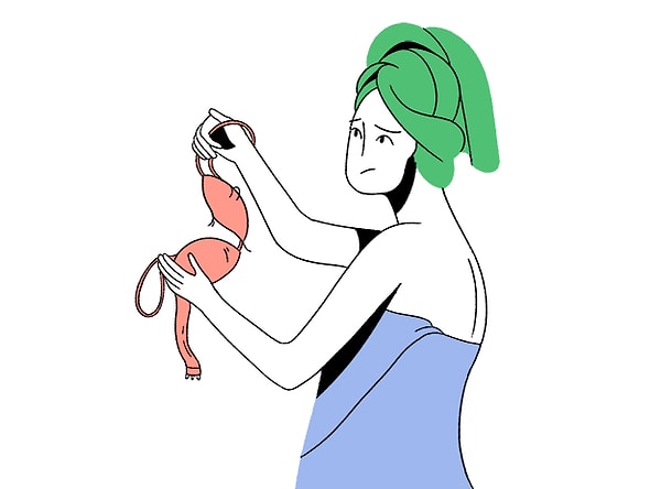 3. Этот ужас, когда ты забыла постирать свои любимые бюстгальтеры и теперь тебе придется надевать этот старый ужасный лифон